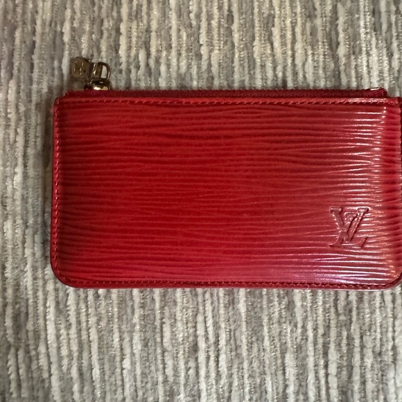 Louis Vuitton epi pochette and matching key pouch - Picture 8 of 15